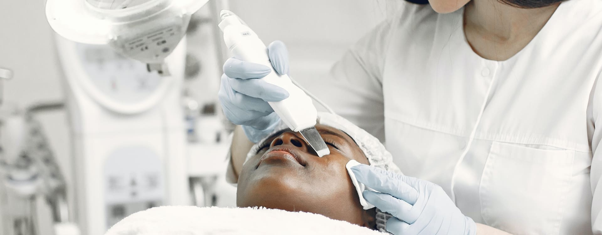 Dr Diego Loureiro - Tratamentos Faciais - Peeling Ultrassônico